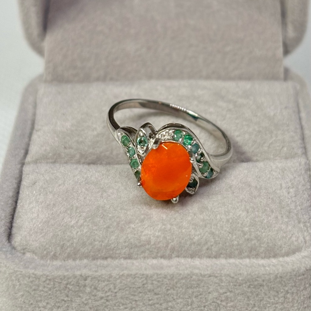 925 Sterling Silver Orange Opal & Emerald Ring, size 8 - Picture 3 of 10